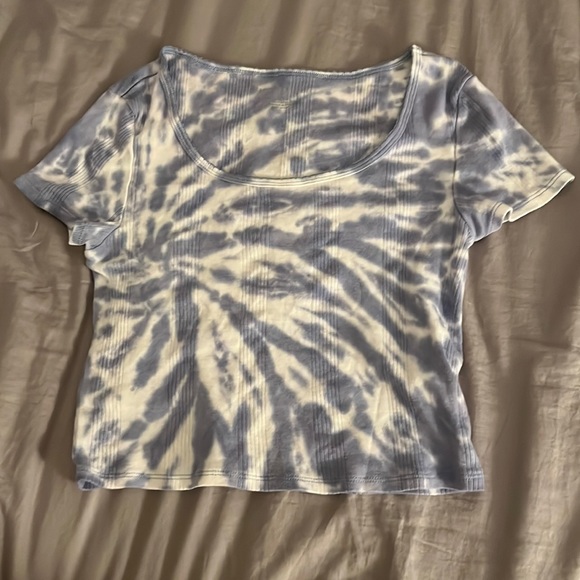 American Eagle blue tie dye tshirt